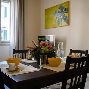 wall-up-apartment.it-tuscanyhotel.com/